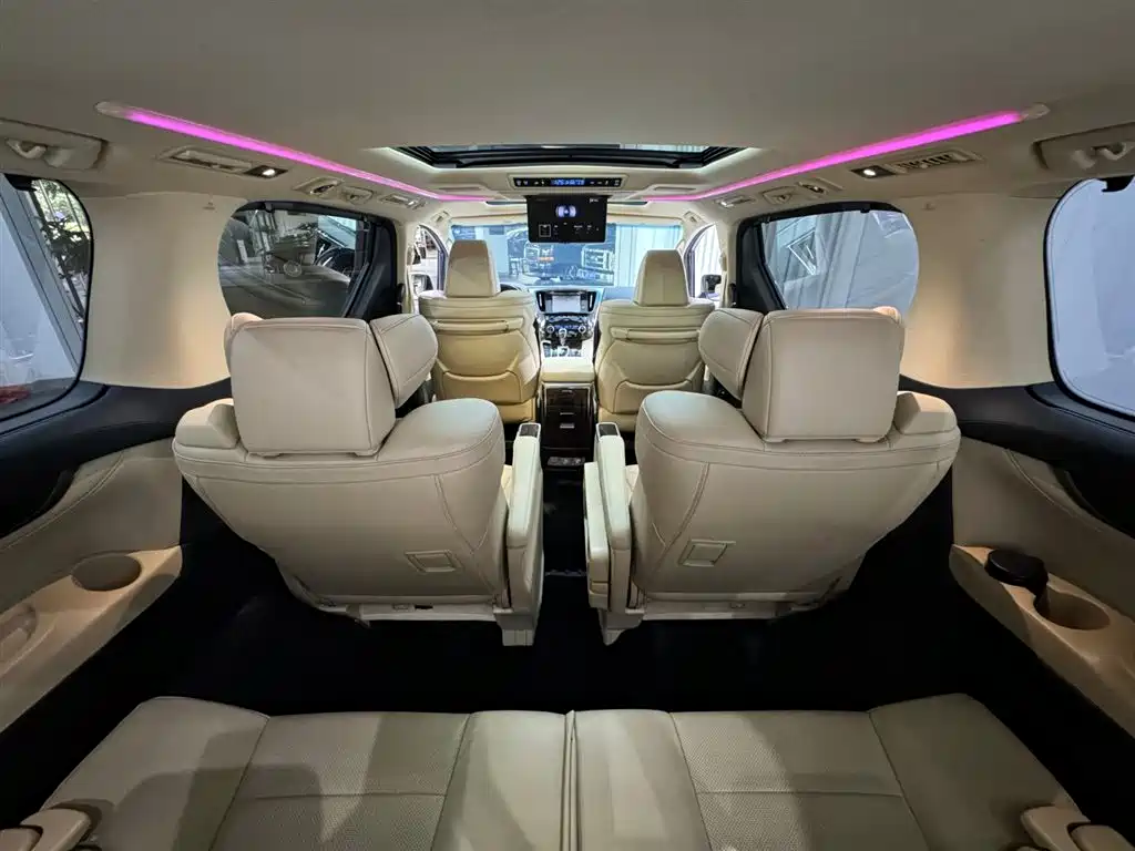 Toyota Alphard 2018 3.5L Luxury фото 16
