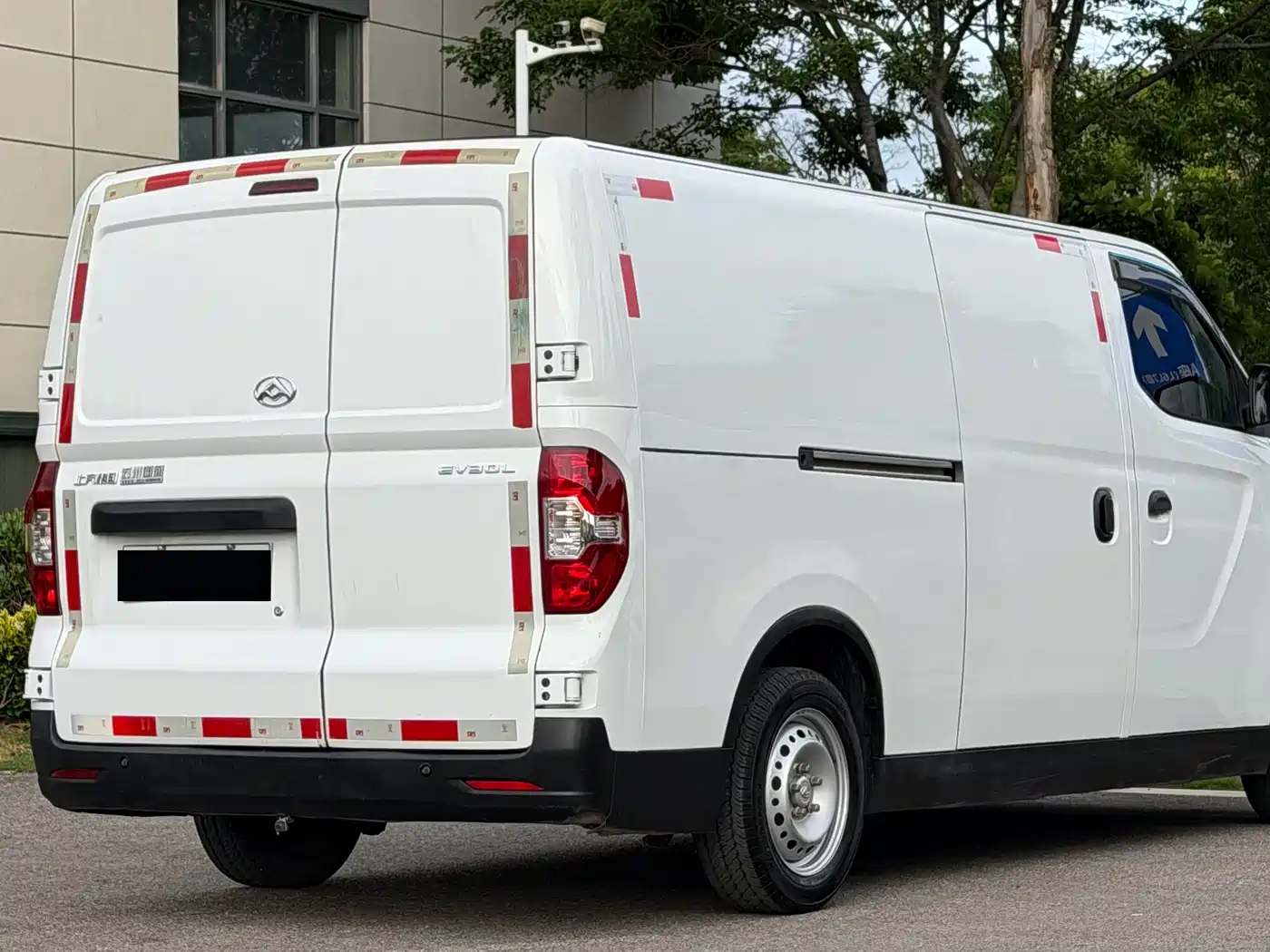 SAIC Maxus Maxus EV30 2022 Pure Electric Smart Logistics Expert Long Axle Guoxuan фото 4