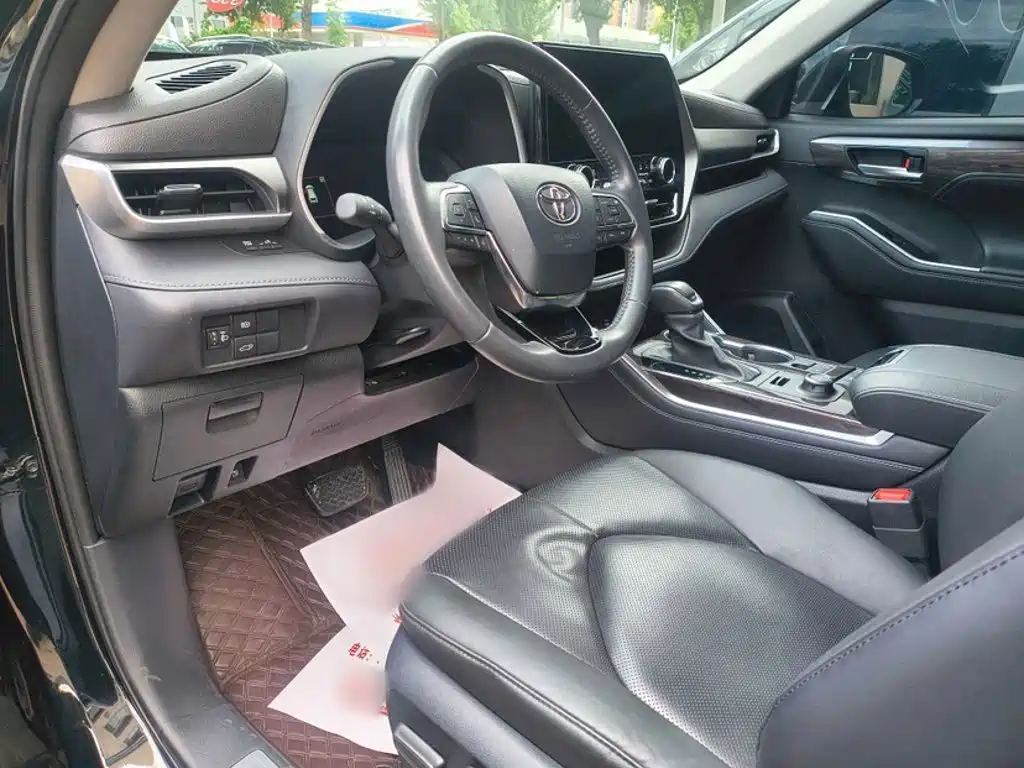 صورة 19 - Toyota Highlander