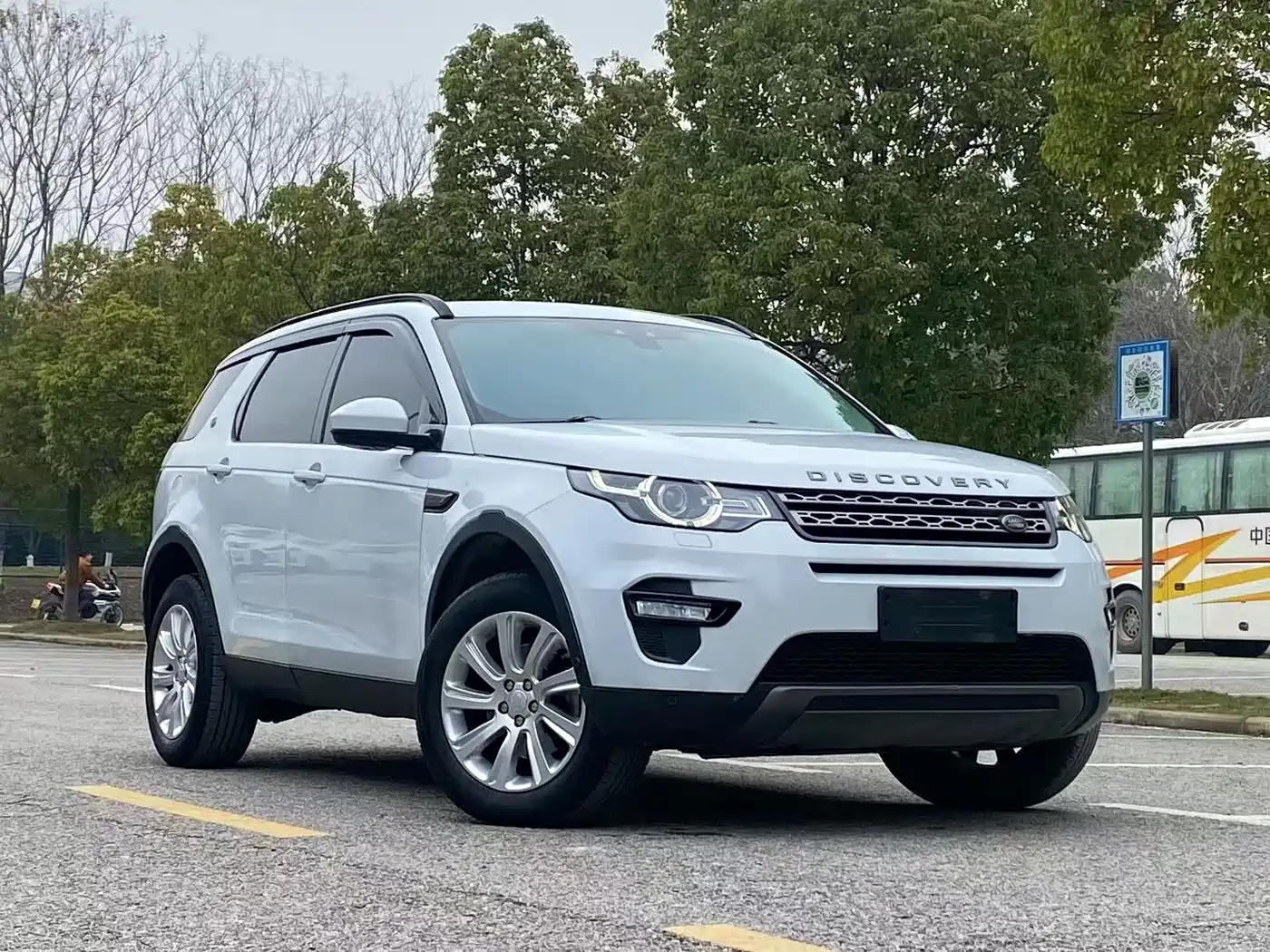 Land Rover Discovery Sport 2018 240PS SE Edition фото 3