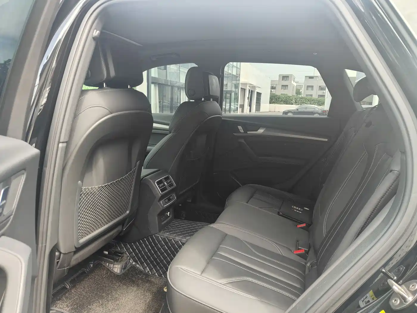 Audi Q5L 2024 Model 40 TFSI Luxury Dynamic фото 7