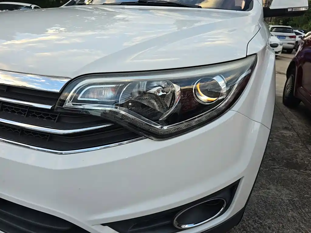 FAW Senya R7 2017 2016 1.6L Automatic Luxury