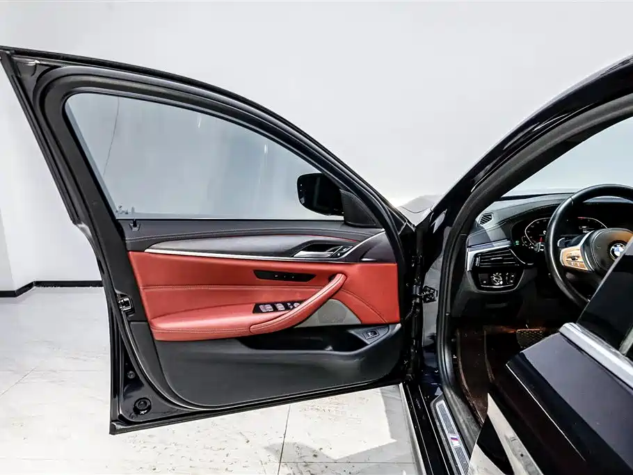 BMW 5 Series 2022 Model Second Facelift 530Li Leading M Sport Package фото 8