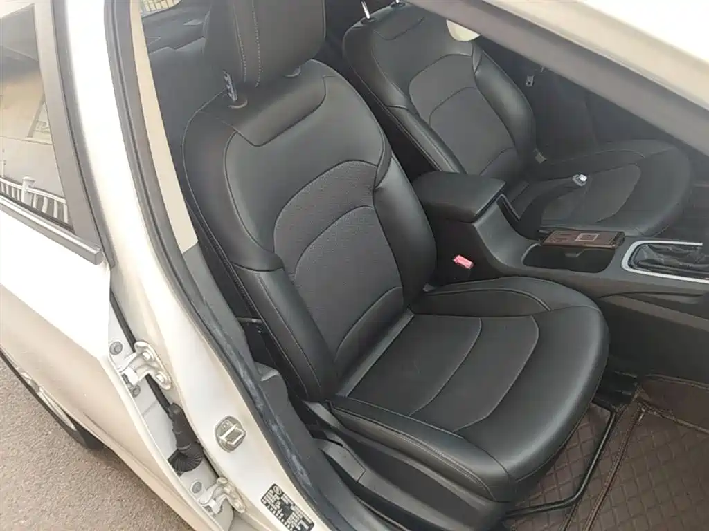 Chevrolet Cavalier 2016 1.5L Automatic Delight Edition фото 25