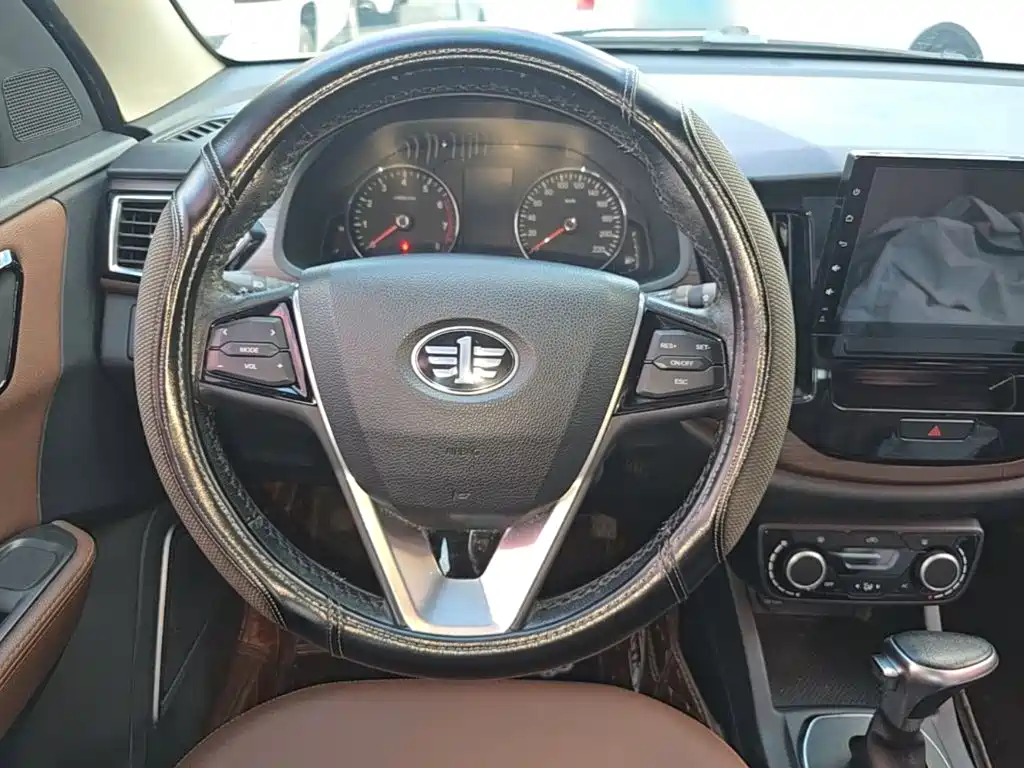 FAW Senya R7 2017 2016 1.6L Automatic Luxury