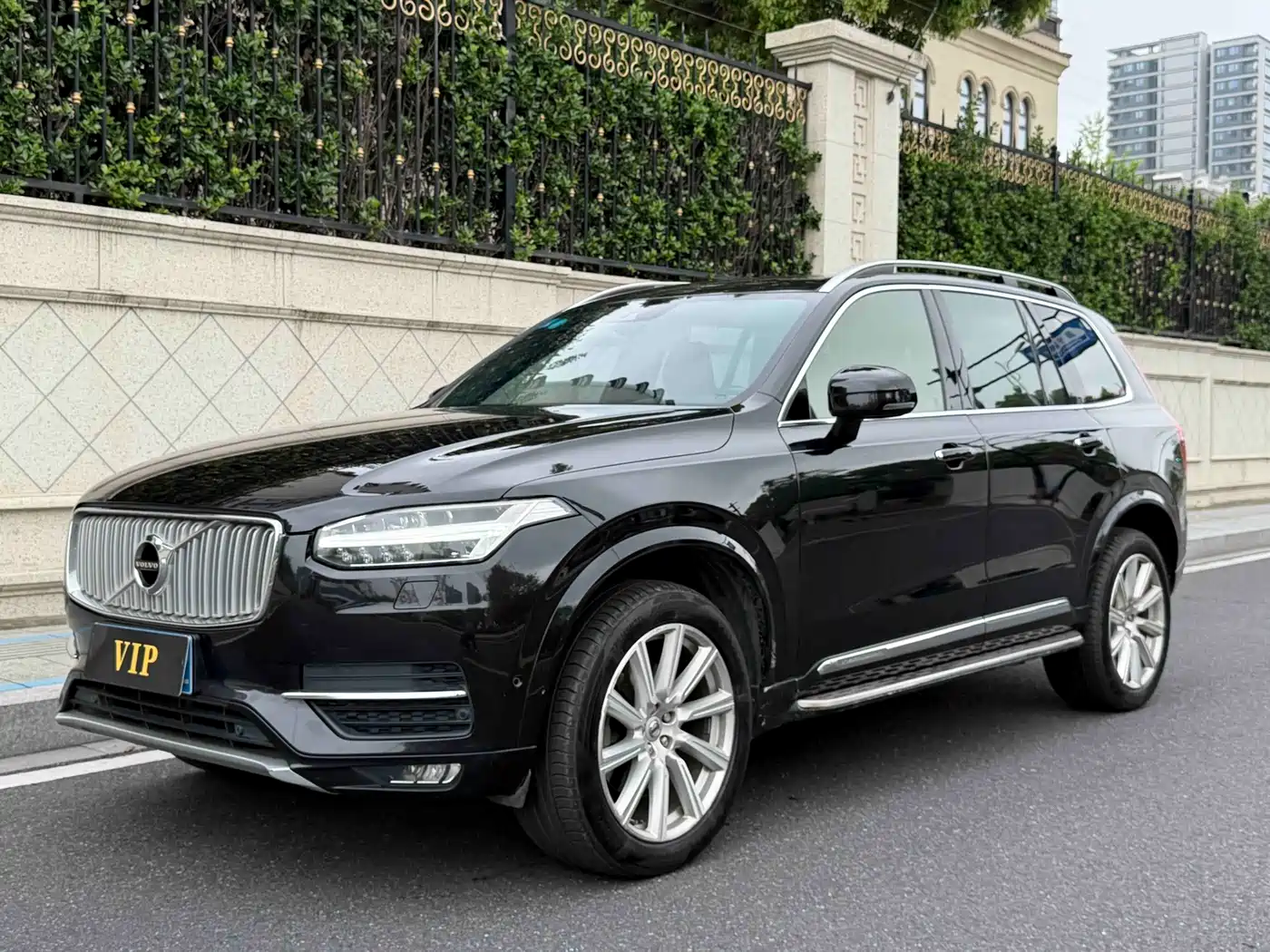 Фото 1 - Volvo XC90