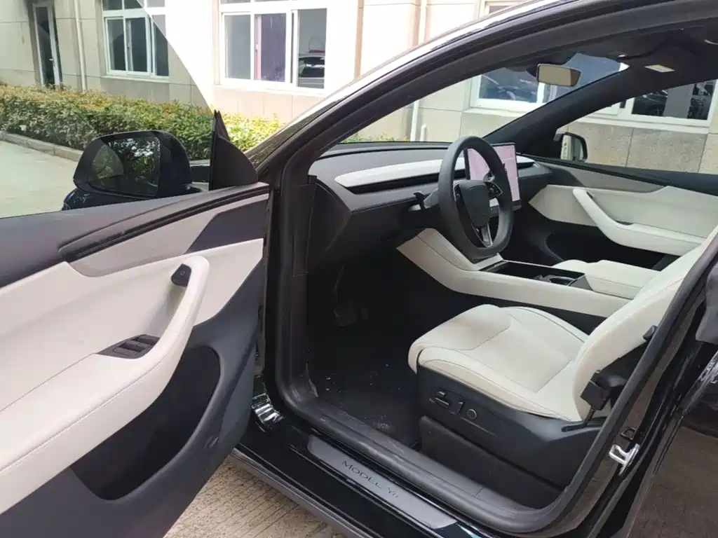 Tesla Model Y L 2025 2025 Facelift Long Range AWD
