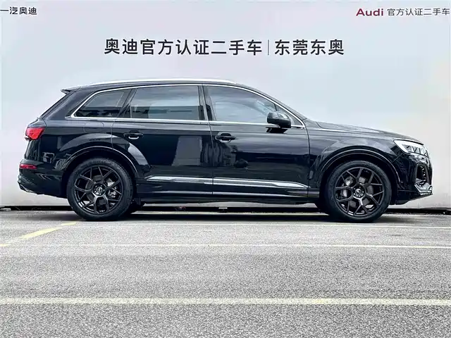 Audi Q7 2024 55 TFSI quattro S line Sport — фото 3