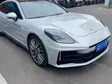 Photo 3 - Porsche Panamera