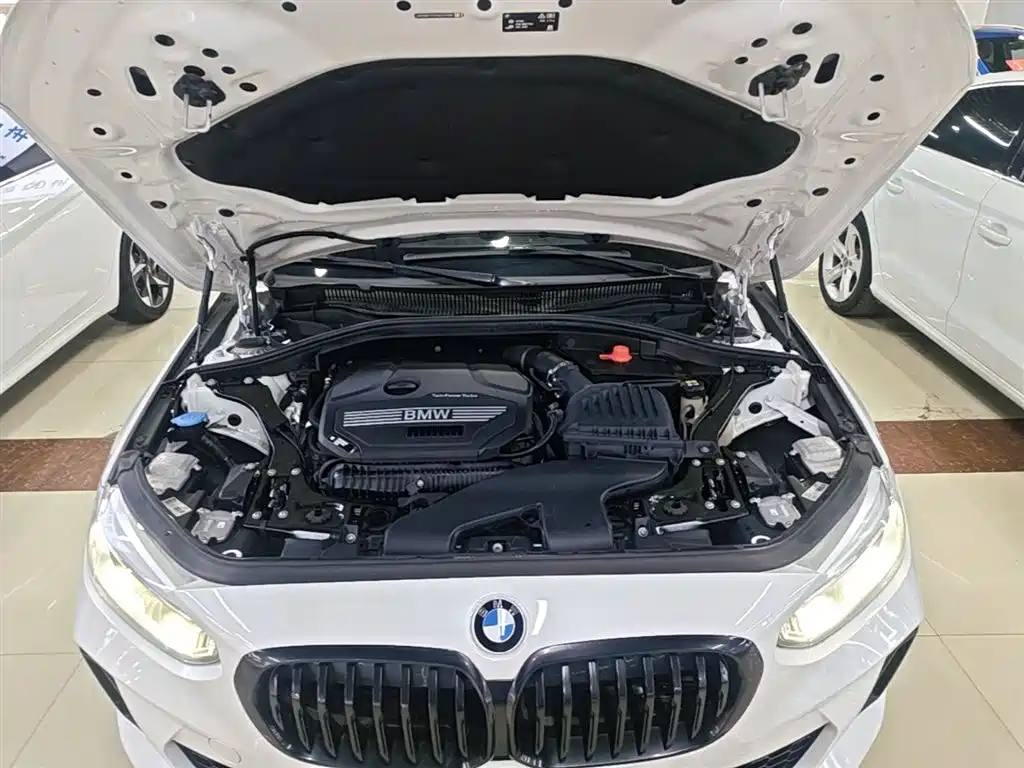 BMW 1-SERIES
