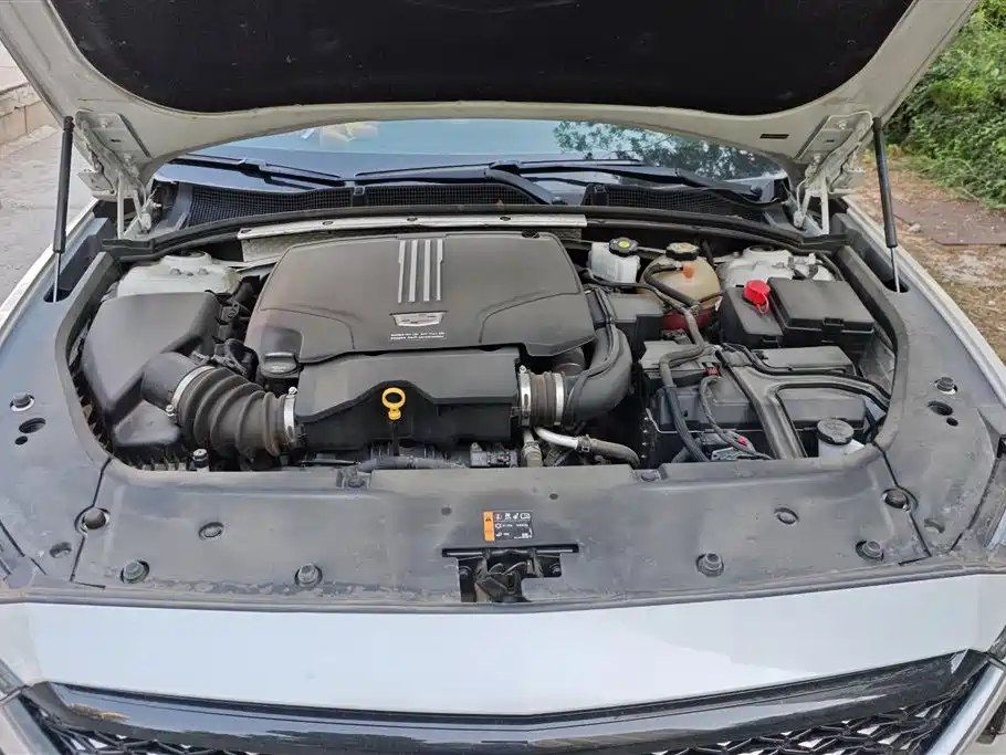 CADILLAC GT4