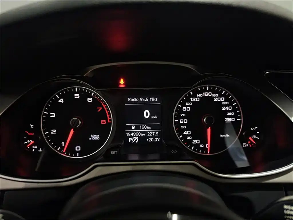 Photo 10 - Audi A4L