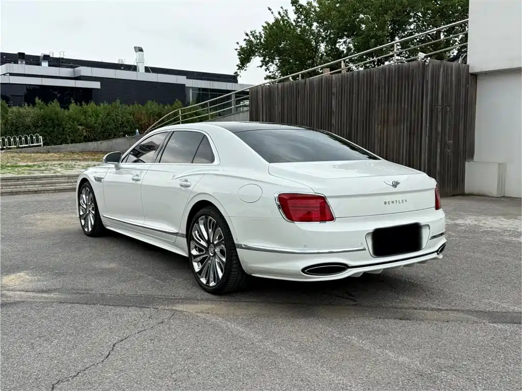 Bentley Flying Spur Plug-in Hybrid 2025 Model Year 4.0T V8 Mulliner фото 9