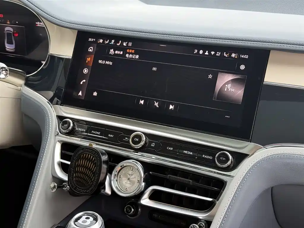 Bentley Flying Spur Plug-in Hybrid 2025 Model Year 4.0T V8 Mulliner фото 22