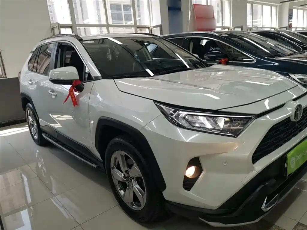 Toyota RAV4 Rongfang 2020 2.0L CVT 2WD Fashion PLUS фото 4