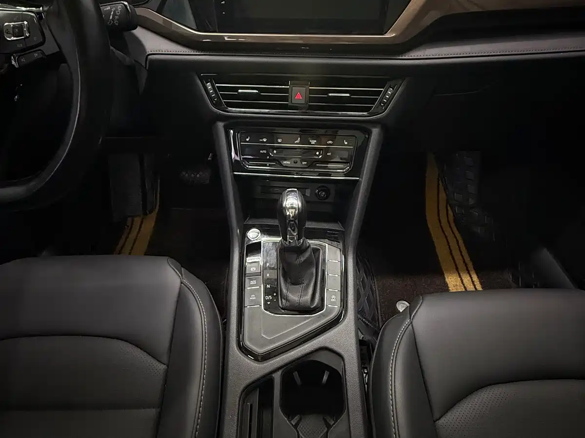 Volkswagen Tharu 2022 280TSI FWD Luxury Edition фото 9