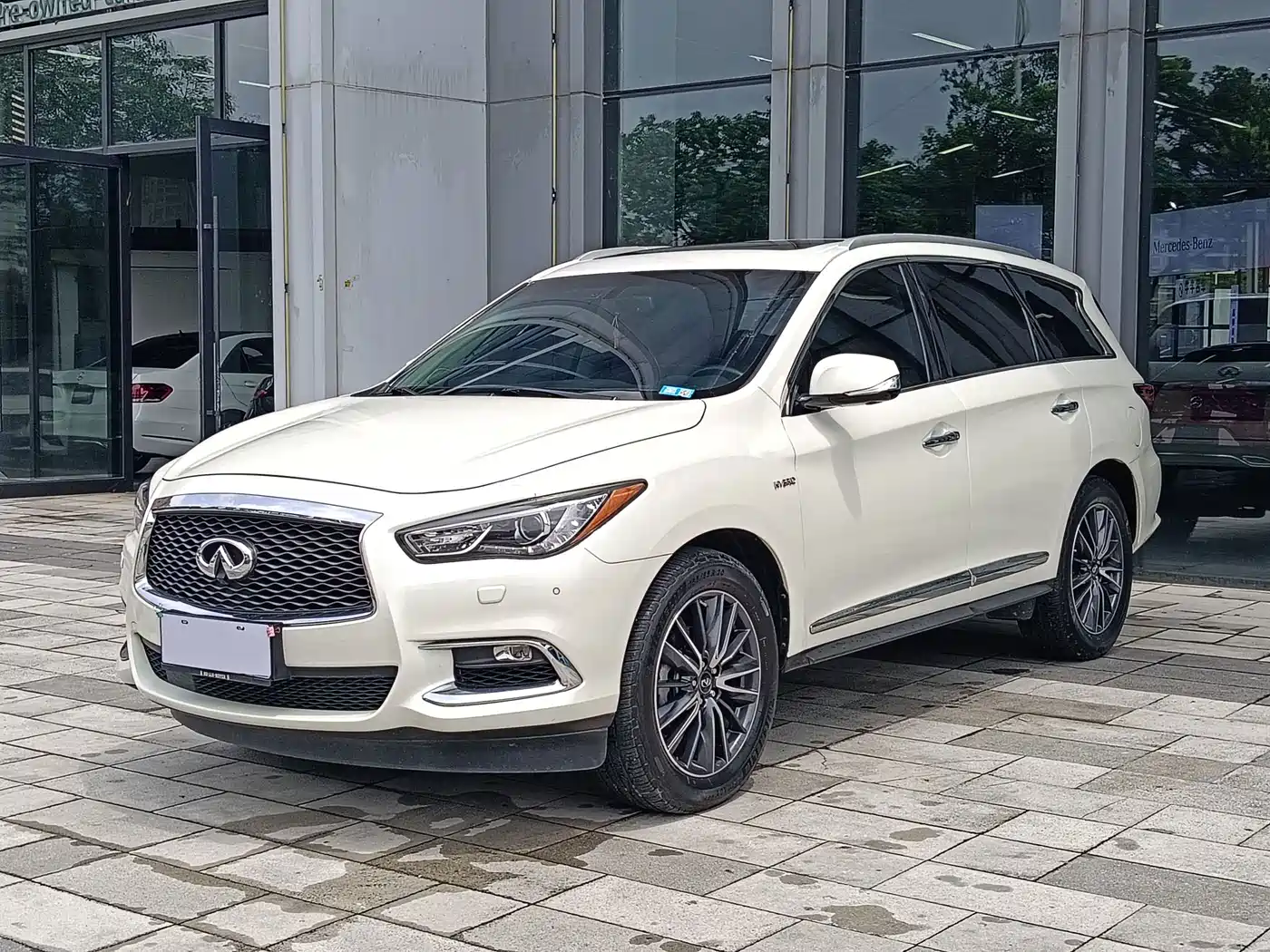 Infiniti QX60 (Import) 2018 2018 2.5 S/C Hybrid FWD Champion Family Edition