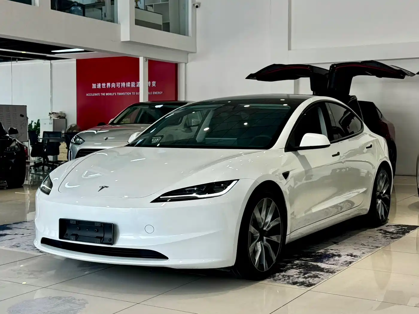 Tesla Model 3 2023 — пригон из Китая