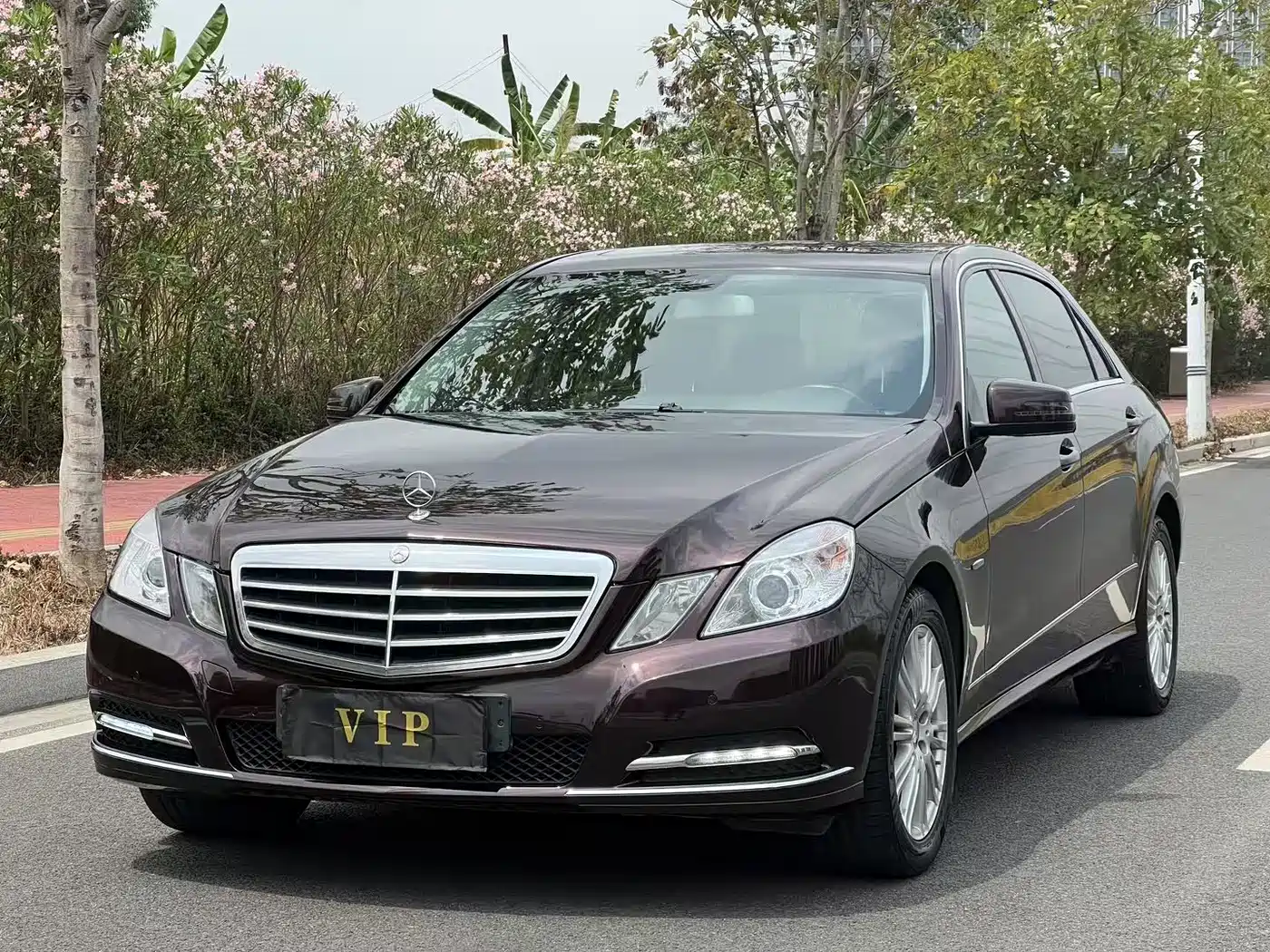 Mercedes-Benz E-Class 2012 E 200 L CGI Elegance
