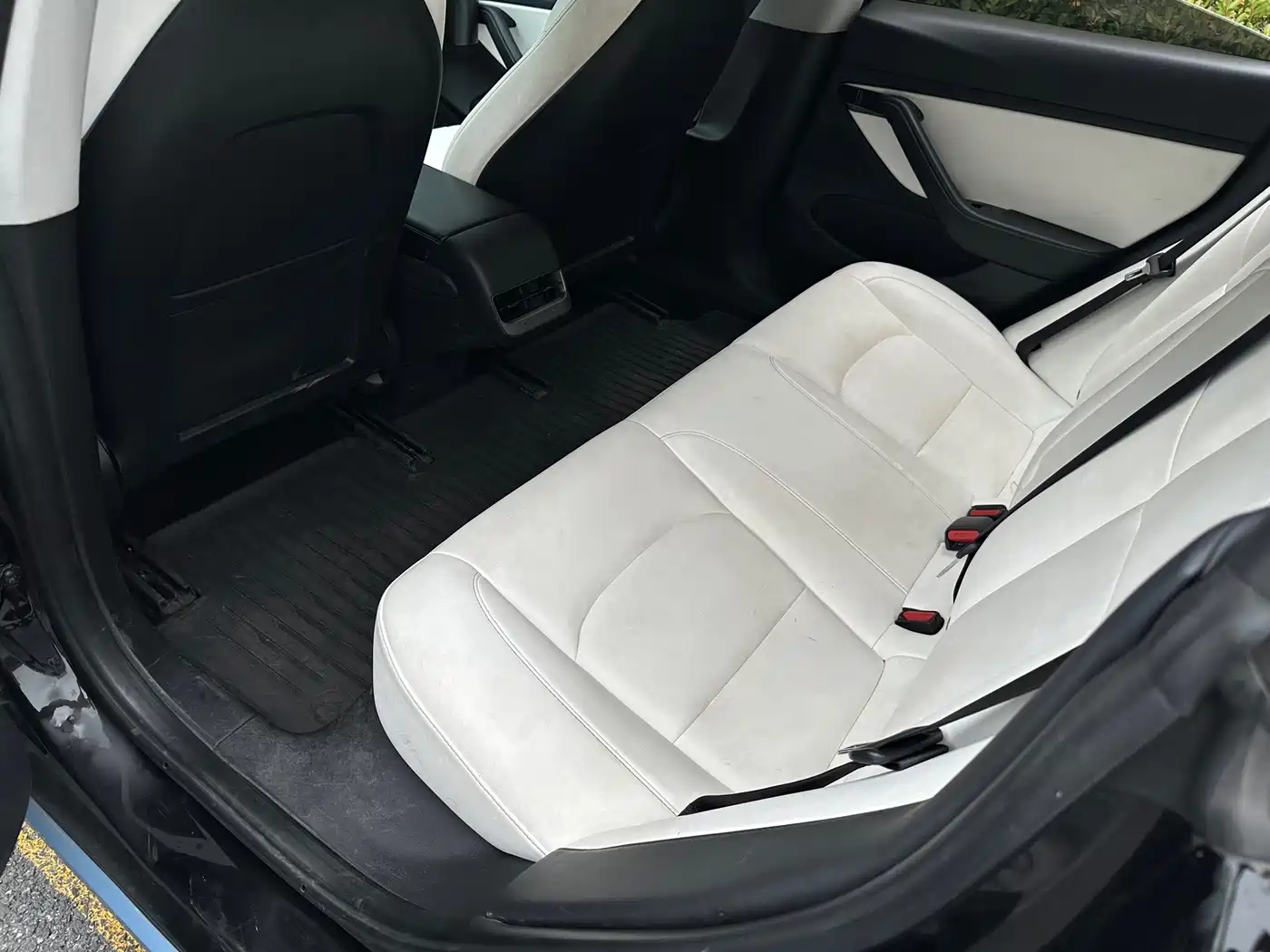 Photo 22 - Tesla Model 3