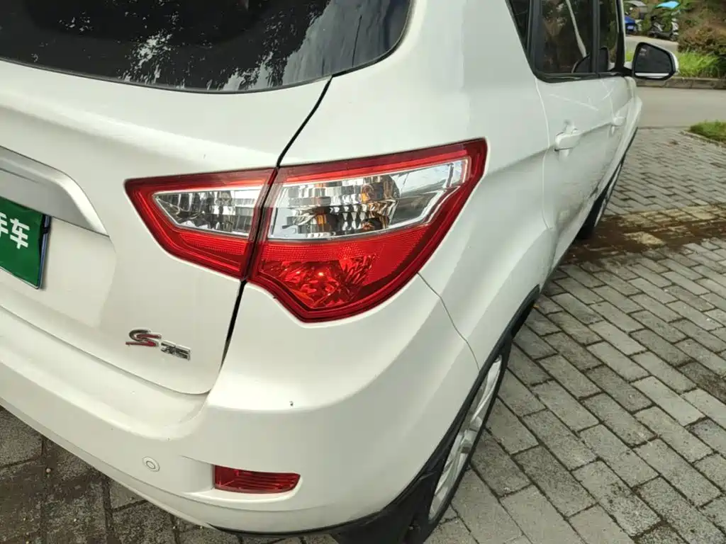 Changan CS35 2017 2016 1.6L Automatic Luxury Model China V