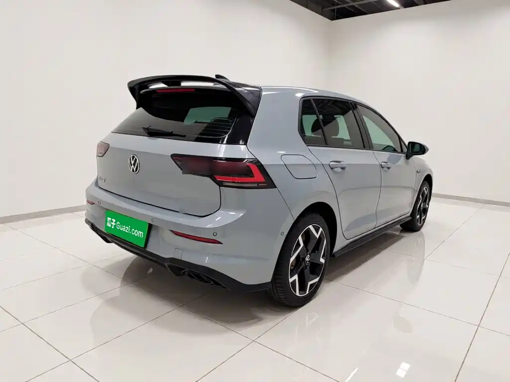 Фото 6 - Volkswagen Golf
