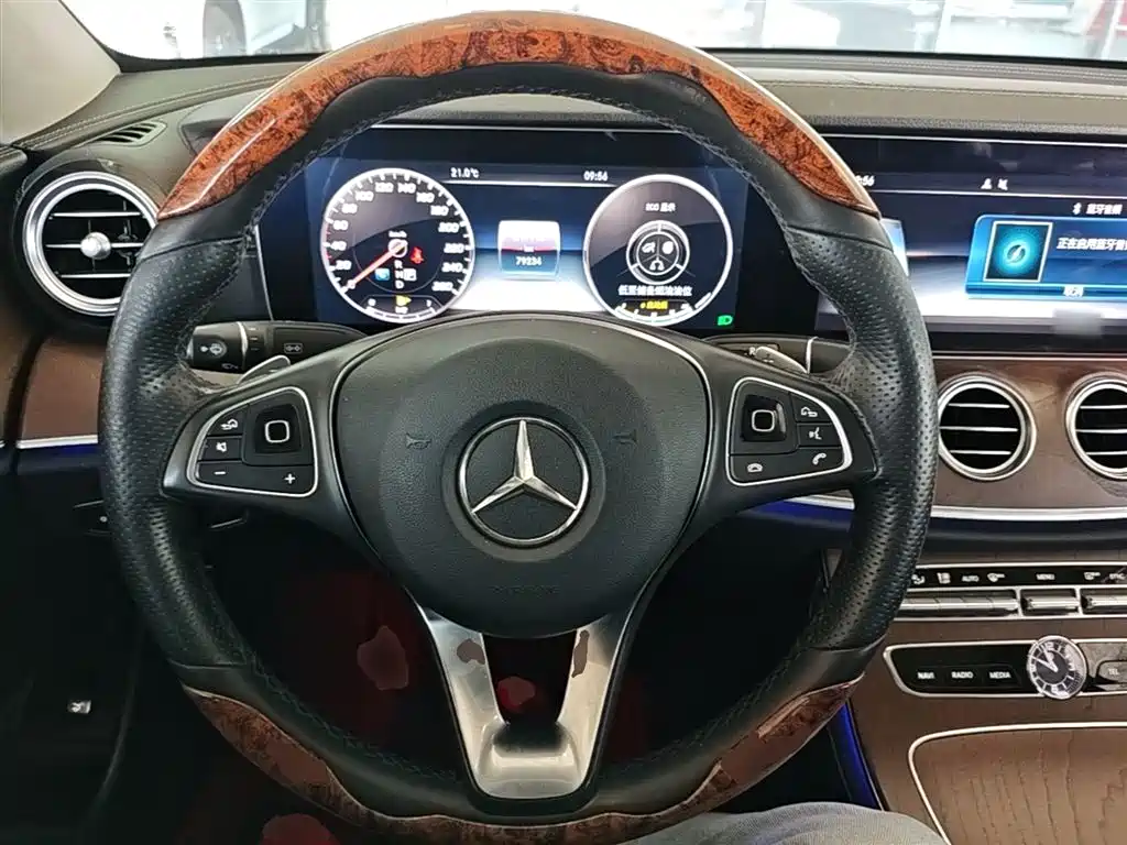 Mercedes-Benz E-Class 2018 E 300 L Fashion фото 11