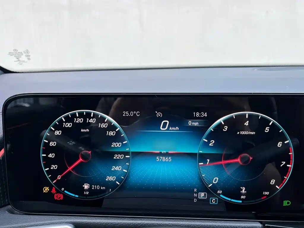 MERCEDES-BENZ GLB