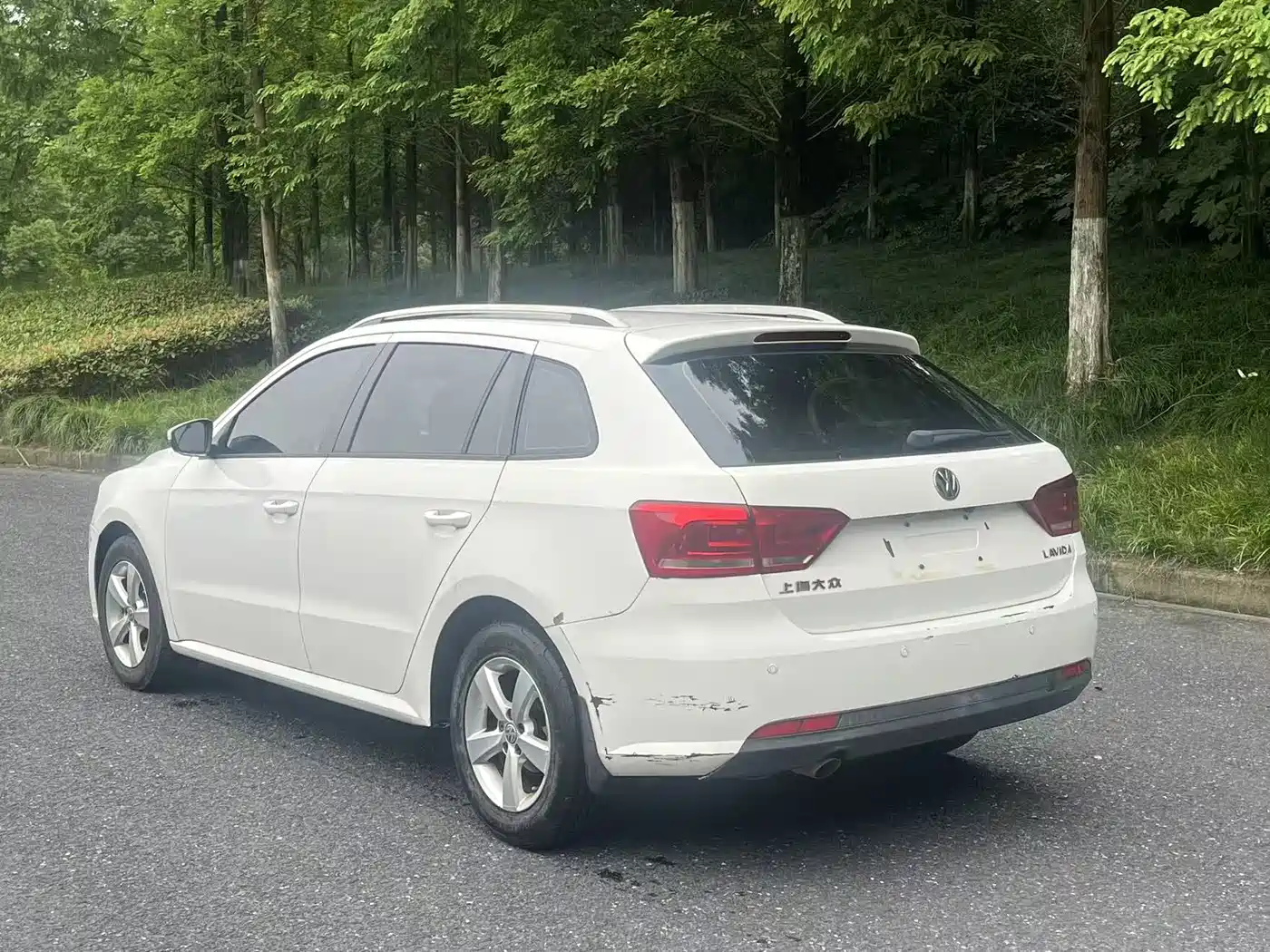 Photo 3 - Volkswagen Lavida Tour
