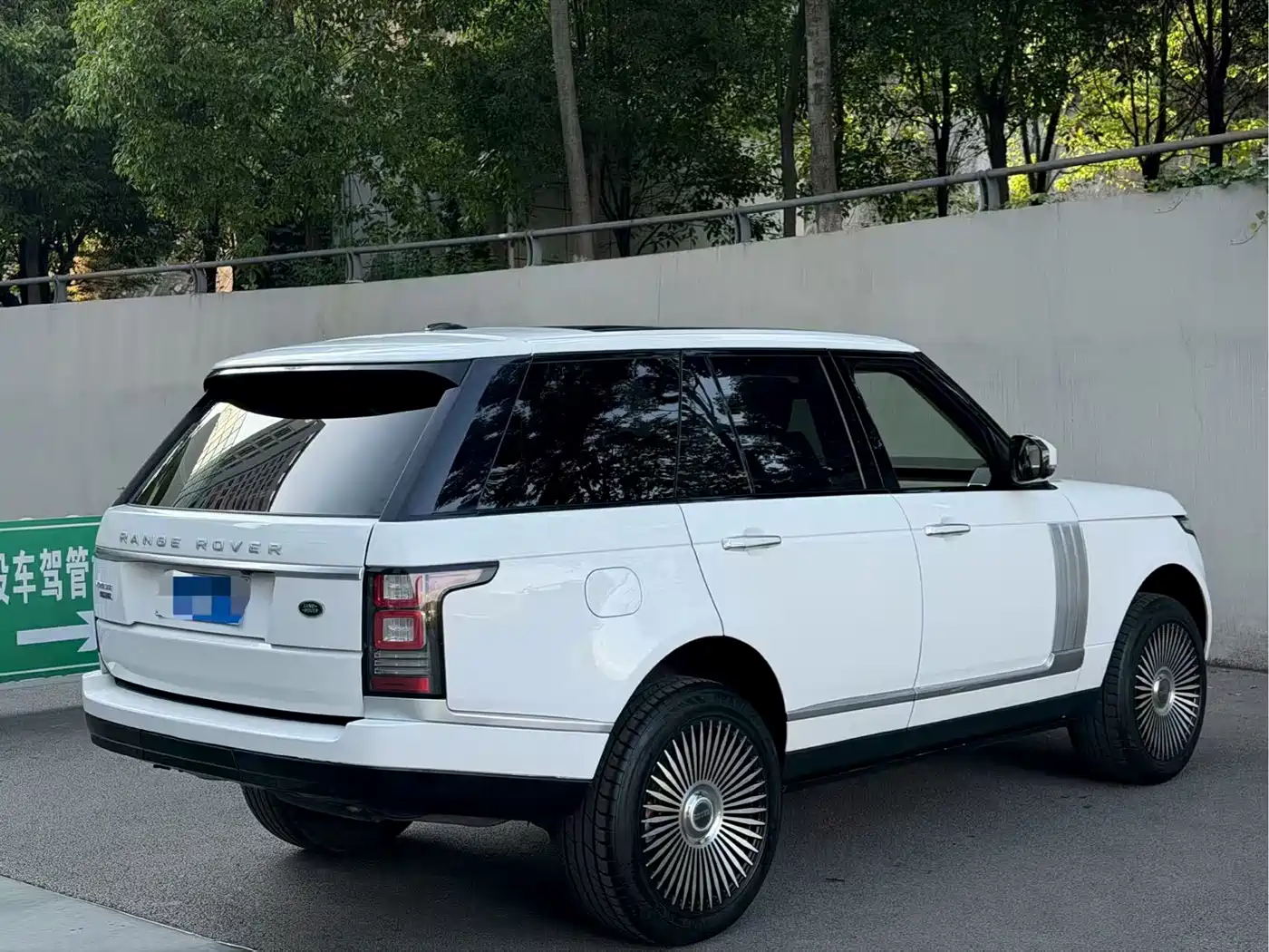Land Rover Range Rover 2015 3.0 SC V6 Vogue фото 9