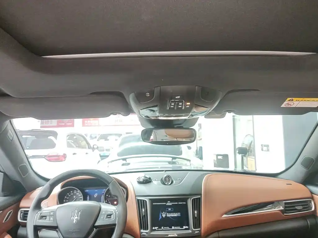 صورة 18 - Maserati Levante