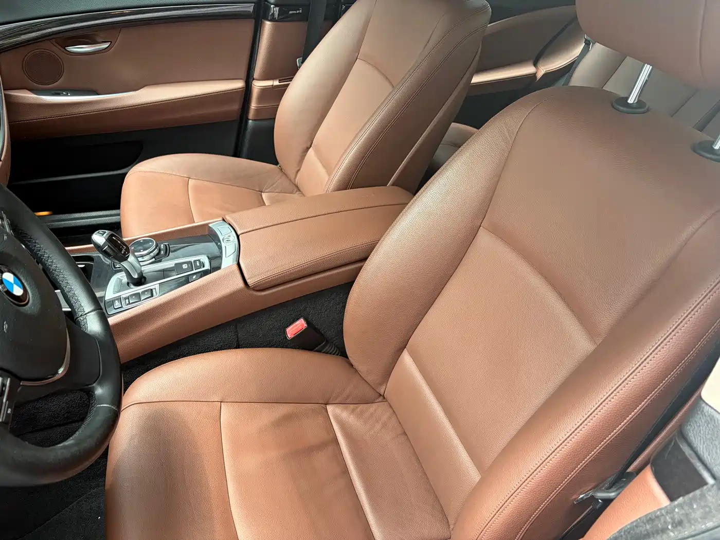 BMW 5 Series GT 2014 535i Leading фото 11