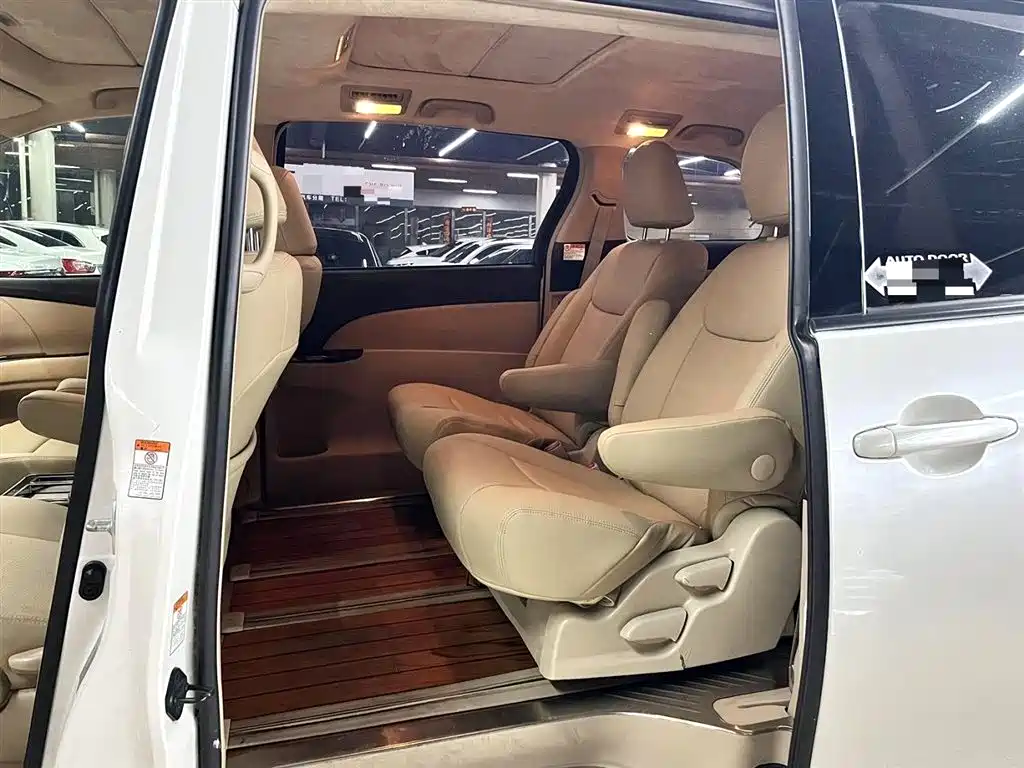 Toyota Previa 2012 2.4L 7-Seater Standard Edition фото 3