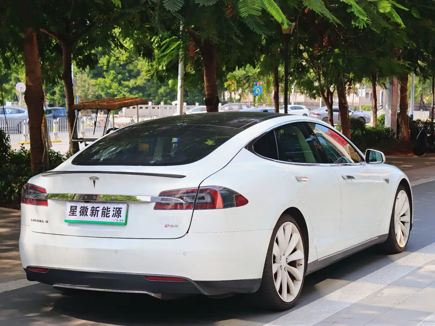 Фото 17 - Tesla Model S