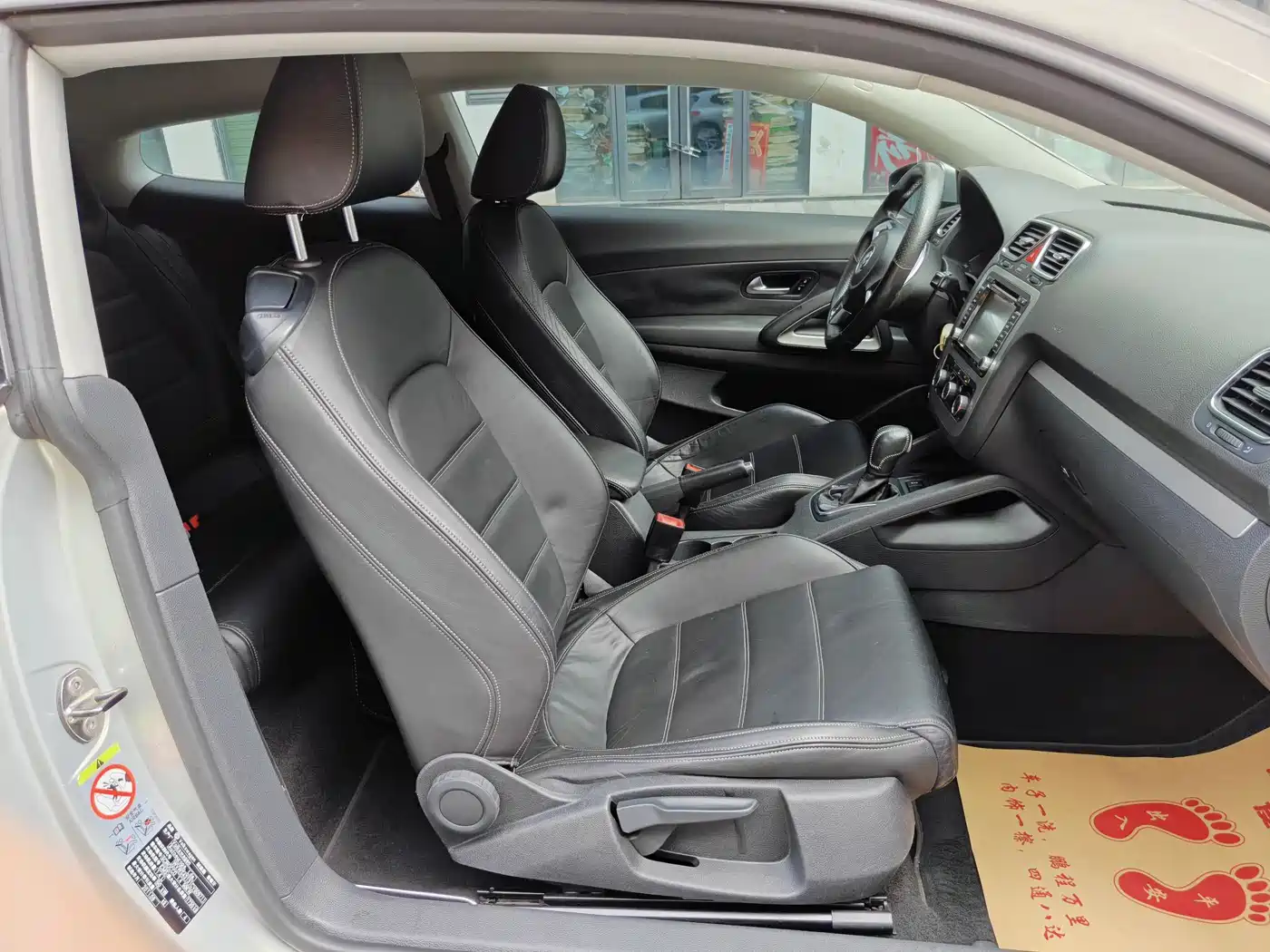 Volkswagen Scirocco 2011 1.4TSI Single Turbo Style Edition фото 9