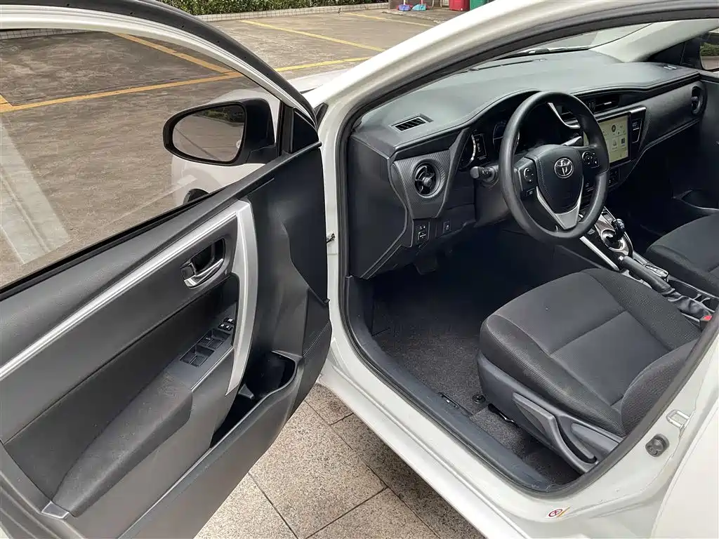 Toyota Levin 2017 Facelift Hybrid 1.8H GS E-CVT Elite Sunroof Edition China V фото 6