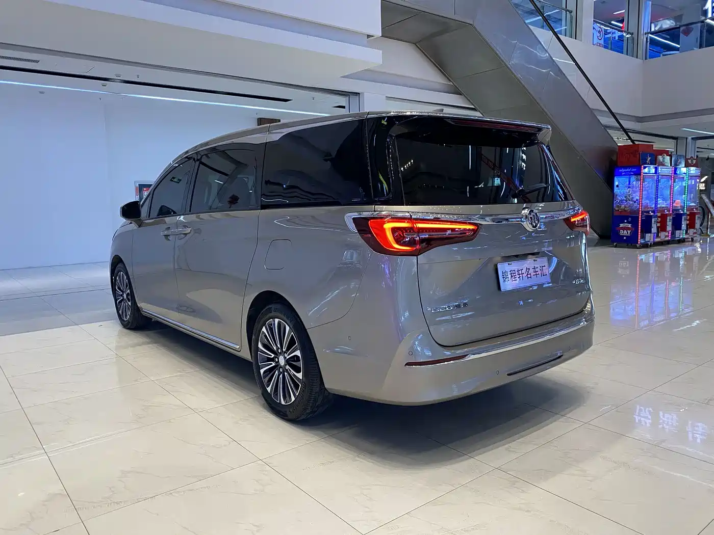 Buick GL8 2023 ES Landmaster Luxury фото 4