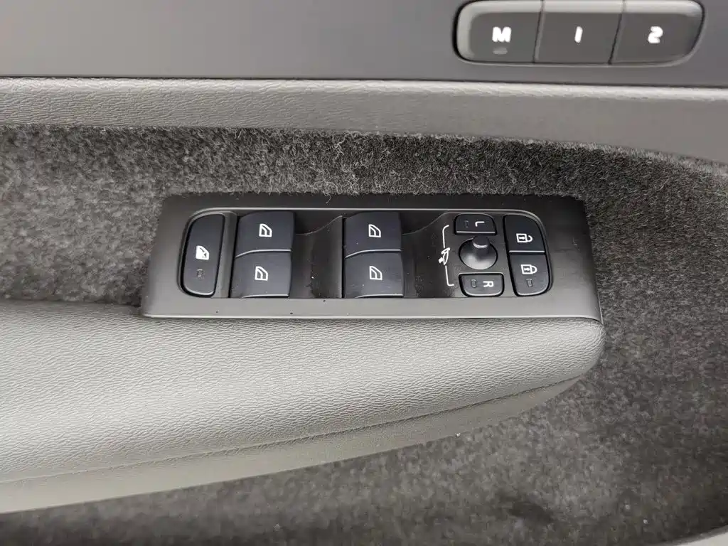 Volvo XC40 2021 2022 Model T4 AWD Smart Drive Fashion Edition