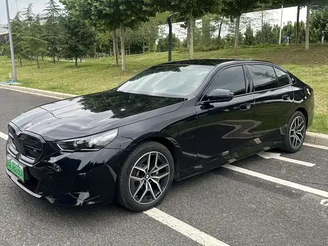 BMW i5 2024 eDrive 35L Premium Luxury Package