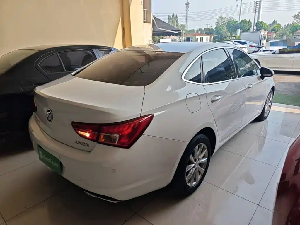 Photo 7 - Buick Verano