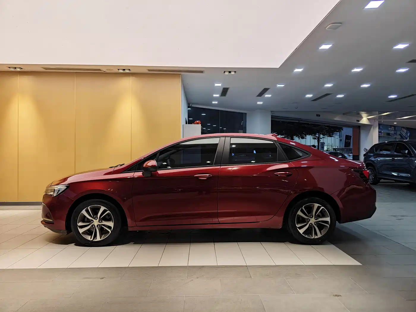 Buick Verano 2020 20T CVT Leading фото 7