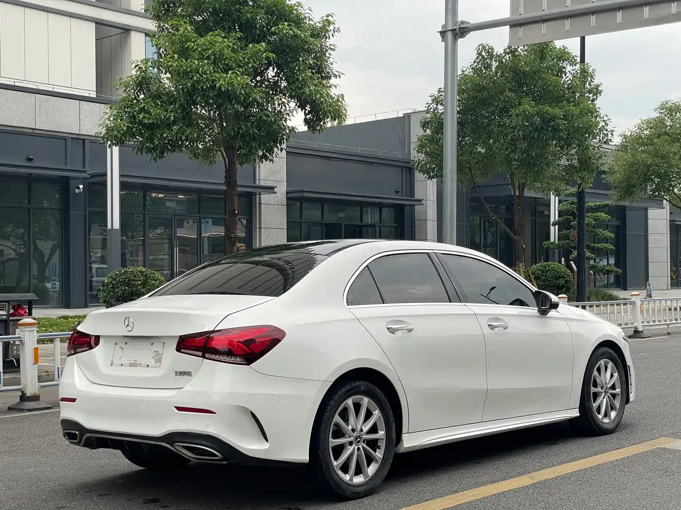 Mercedes-Benz A-Class 2020 Facelift A 200 L Sport Sedan Dynamic фото 17