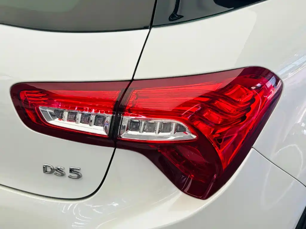 DS 5 2014 2014 1.6T Luxury THP160