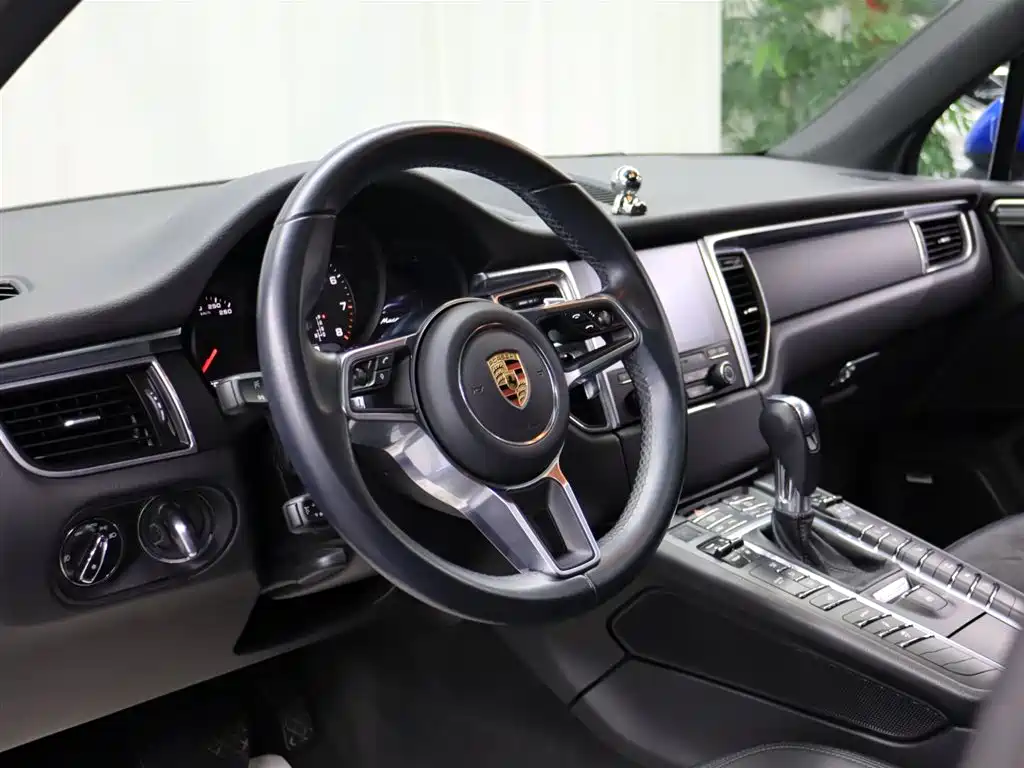 Porsche Macan 2017 Macan 2.0T фото 7