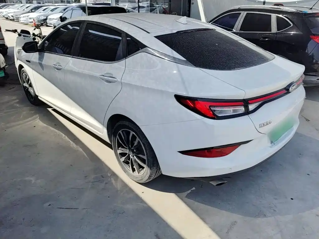 JAC JAC J7 2020 2020 1.5T CVT Surpass Type