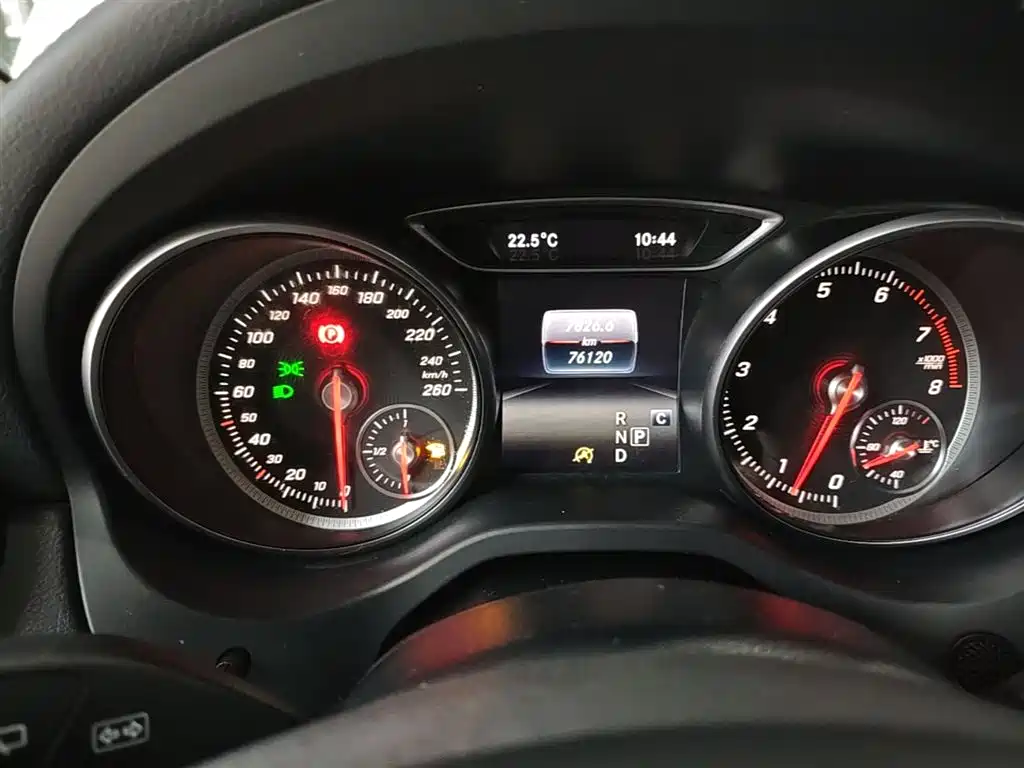 Mercedes-Benz GLA 2017 GLA 200 Fashion фото 12