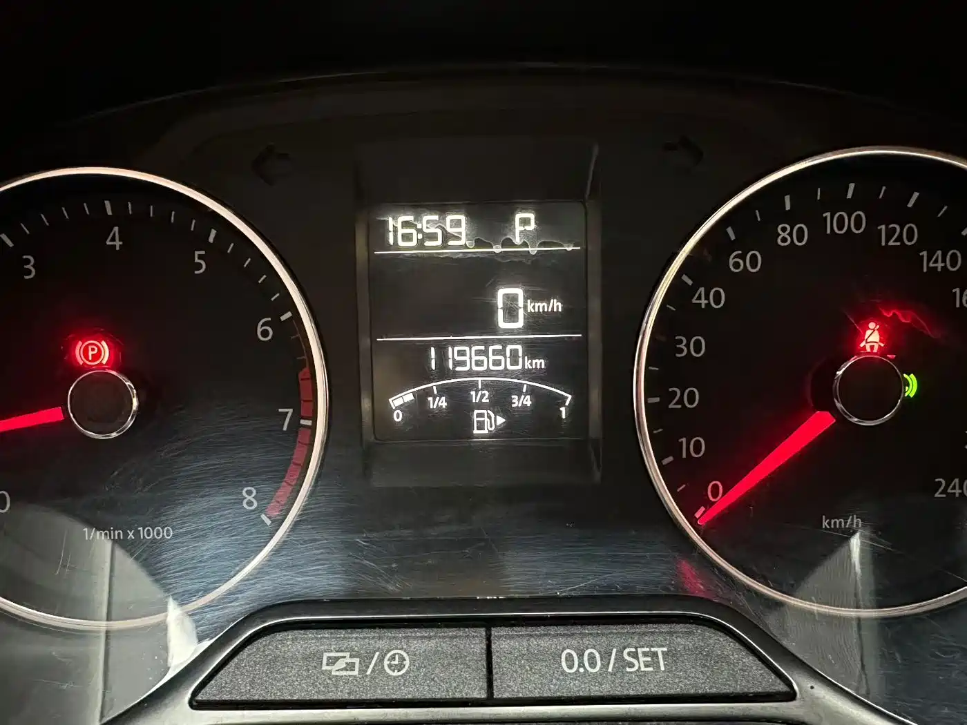 Volkswagen Polo 2014 1.6L Cross Polo Automatic фото 6