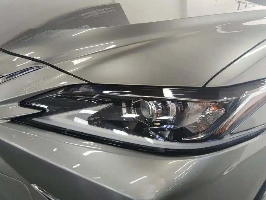 Фото 5 - Lexus ES