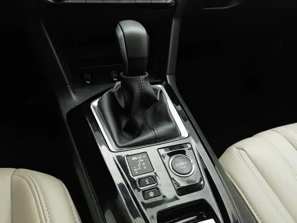 صورة 13 - Peugeot 408