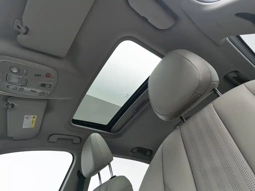 صورة 14 - Peugeot 408